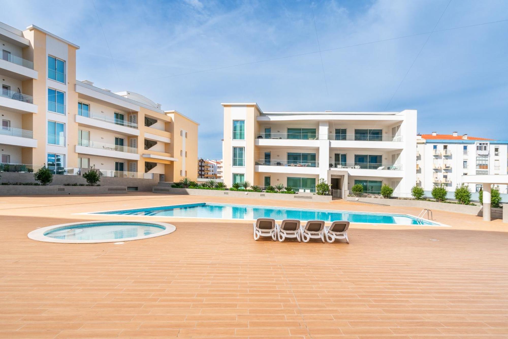 Court View - Modern 2 Bedroom *